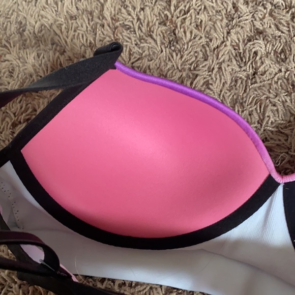 victoria’s secret pink bra - Picture 2 of 3